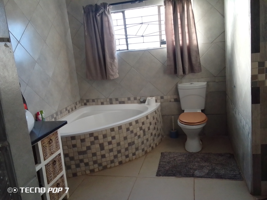 3 Bedroom Property for Sale in Wilgeboom A H North West